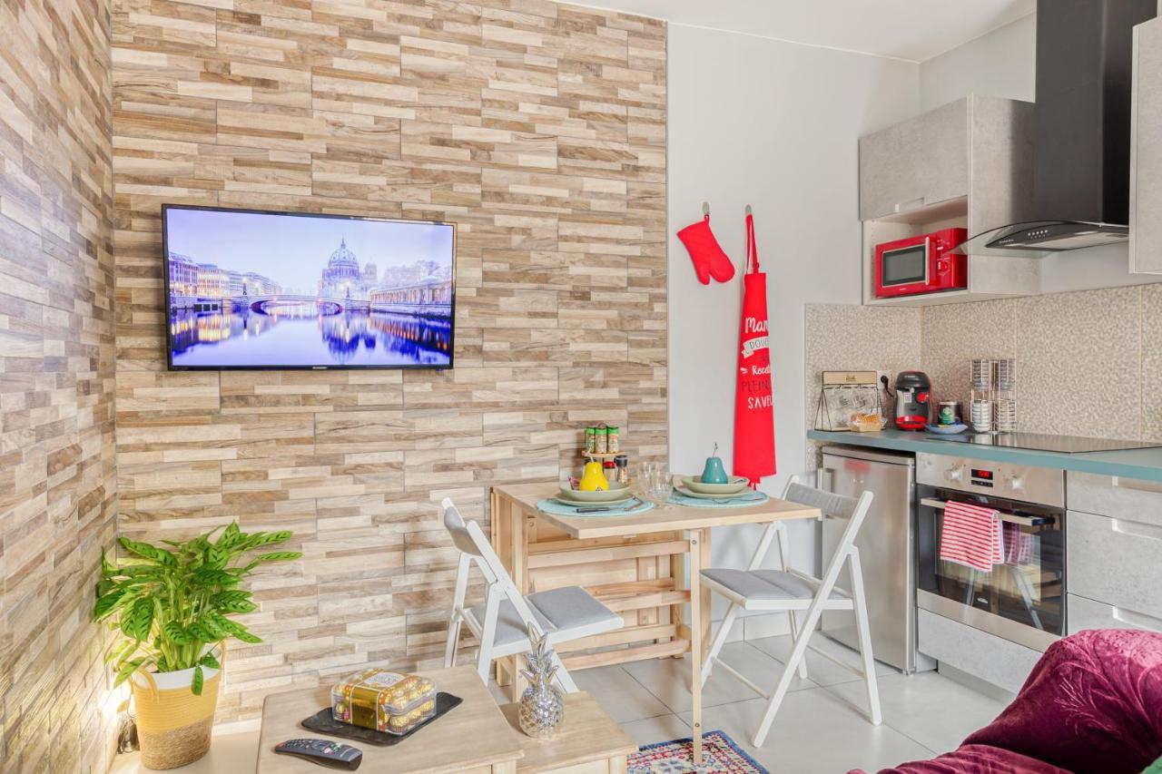 Rer C A 4 Minutes A Pieds Chateau De Versailles 15 Minutes A Pied Apartment Exterior photo