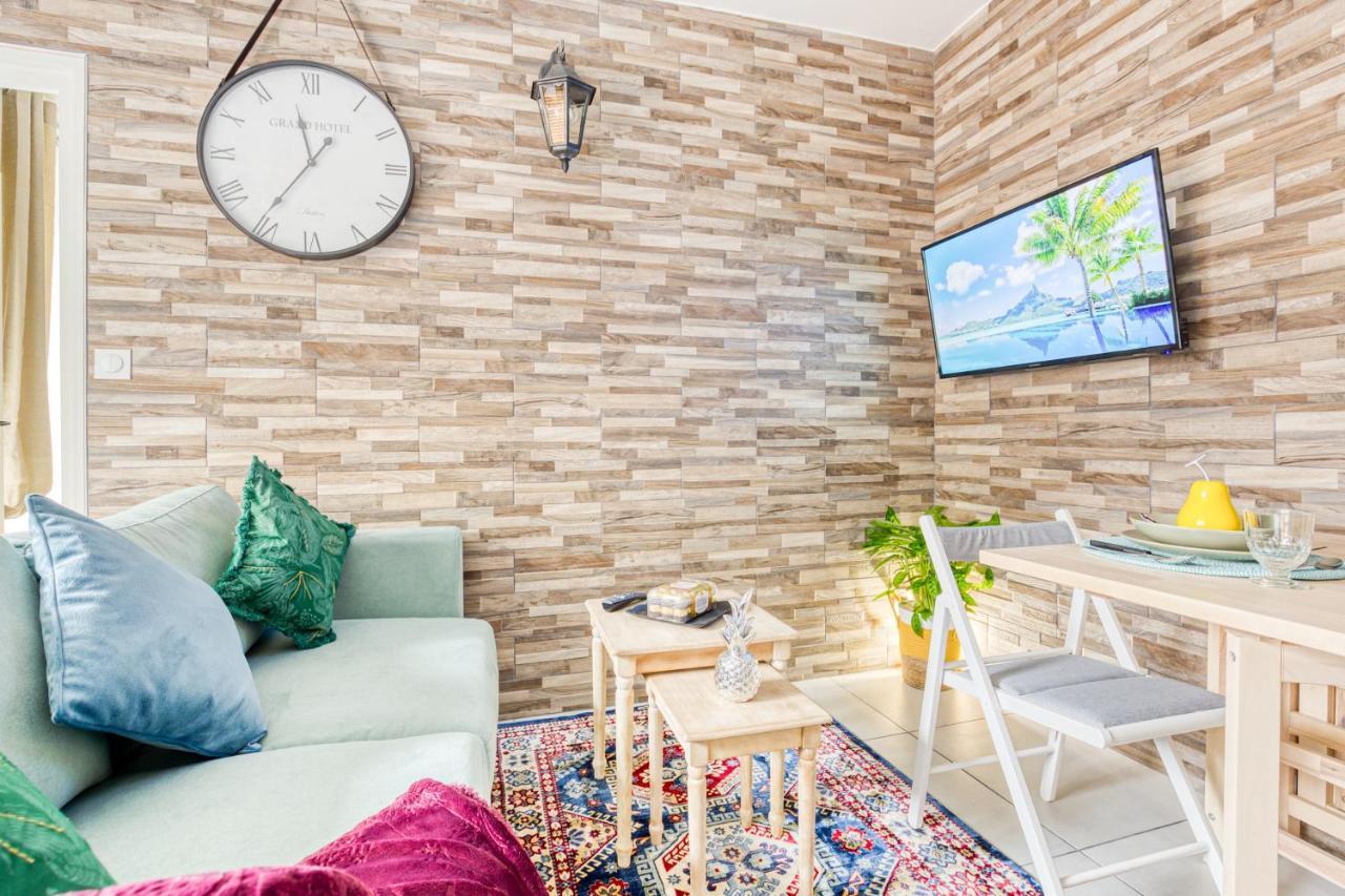 Rer C A 4 Minutes A Pieds Chateau De Versailles 15 Minutes A Pied Apartment Exterior photo